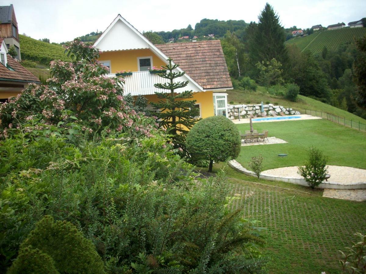 Gaestehaus Maxltoni Kitzeck im Sausal Exterior photo
